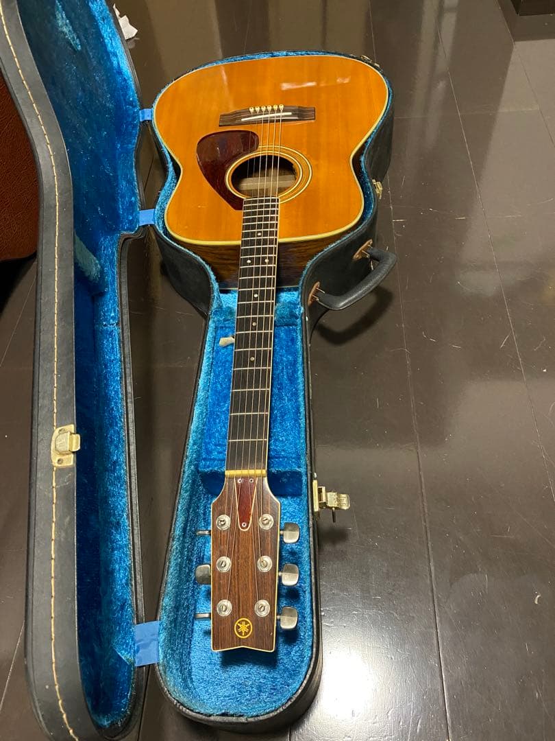 アコースティックギター　YAMAHA