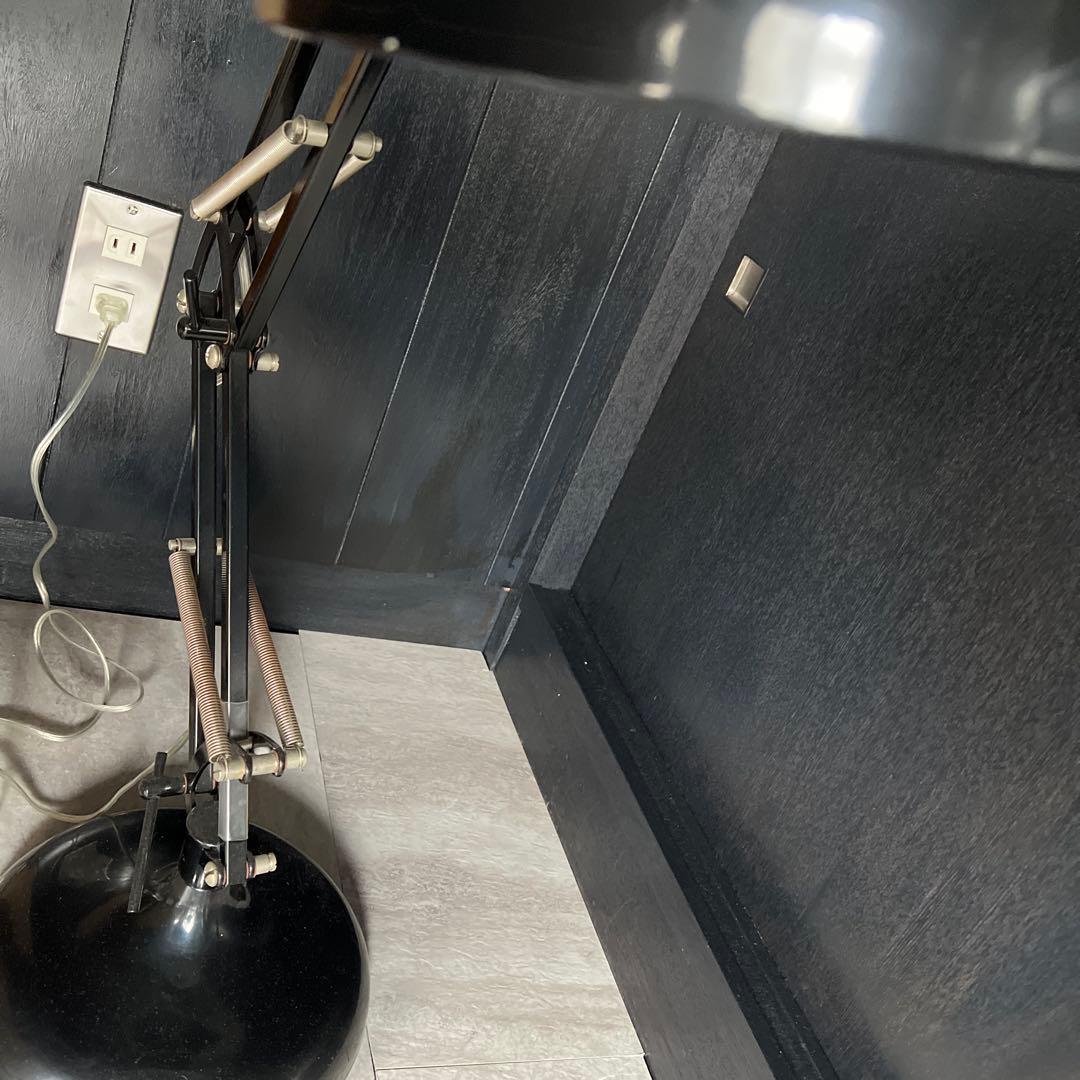 アーム式黒金属ランプ LED電球付き　ライト　スタンドライト　ヴィンテージ