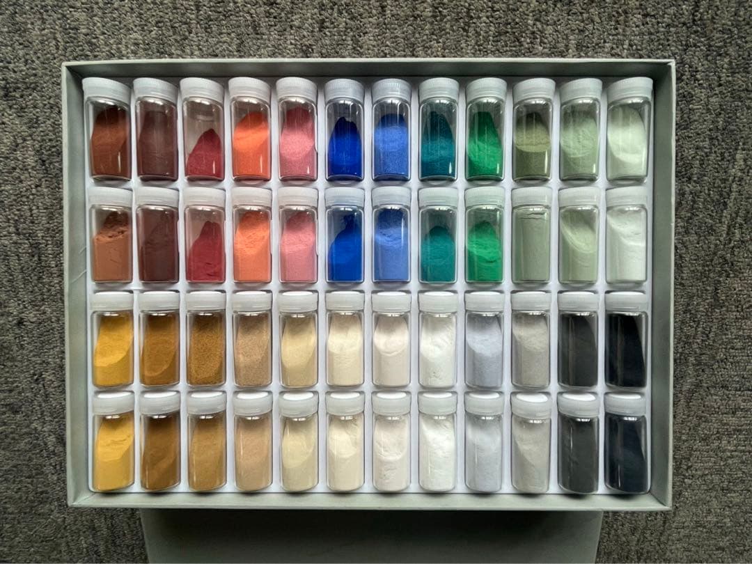 日本国画　天然岩絵具　鉱物颜料　48色入りセット