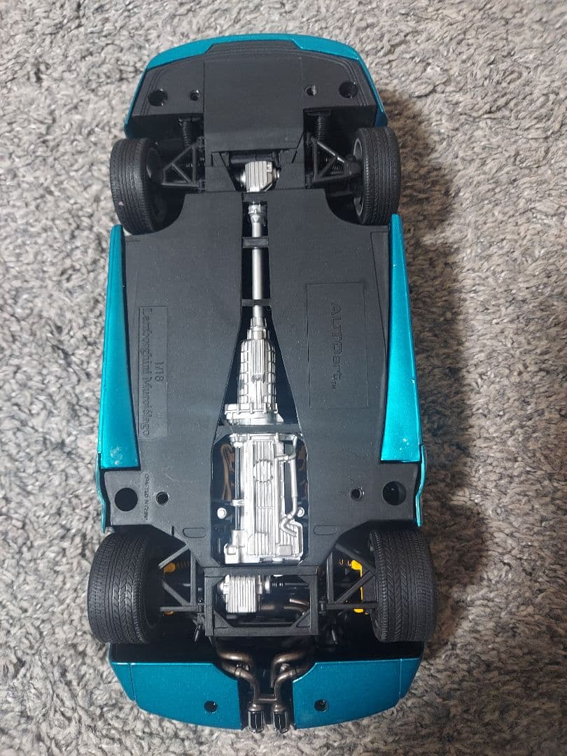 AUTOart 1/18ランボルギーニムルシエラゴ40周年2000台限定モデル