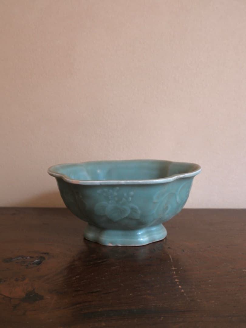 青磁　刻纏枝花紋 　鉢　菓子器　建水　茶道具　箱付　Q1773