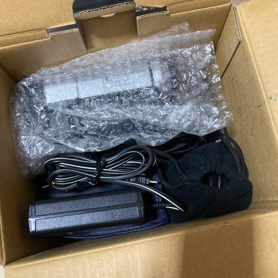 SONY 2.5型液晶モニター搭載Hi-8ビデオカメラ CCD-TRV126