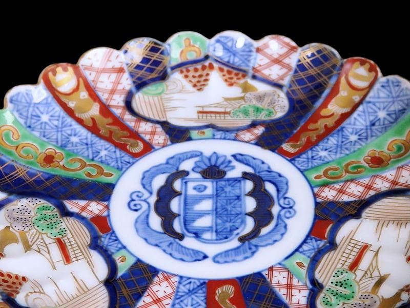 大聖寺伊万里　金襴手　紋章に菊花皿 　5寸皿　CYx