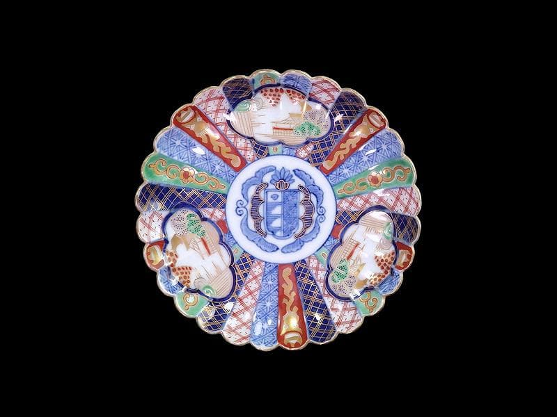 大聖寺伊万里　金襴手　紋章に菊花皿 　5寸皿　CYx