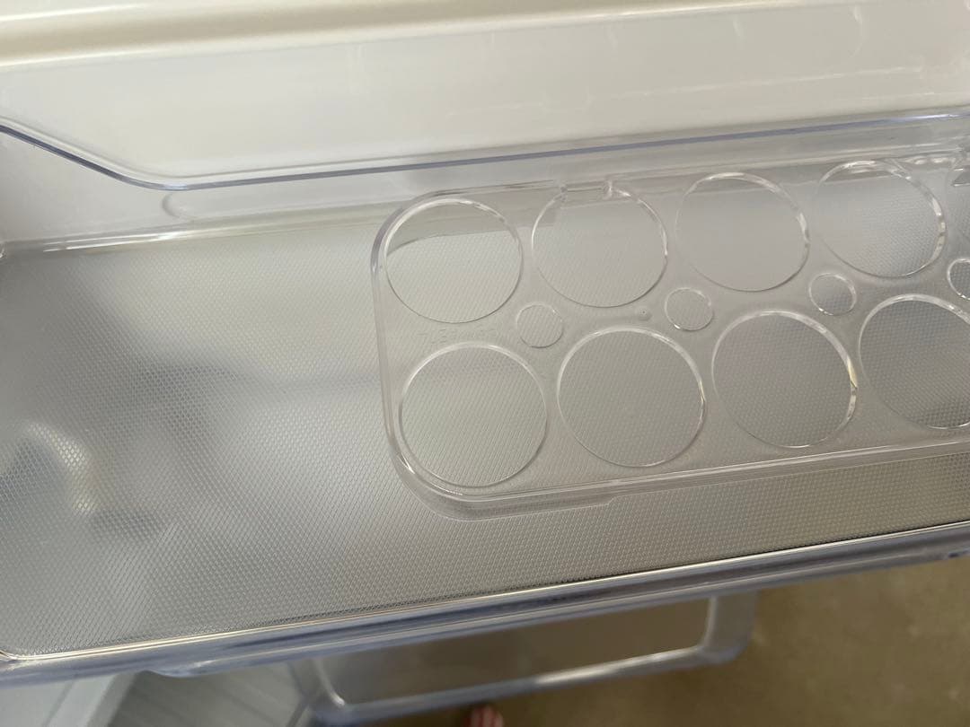 【送料込み】SHARP 冷蔵庫　SJ-PD28F-W 280L