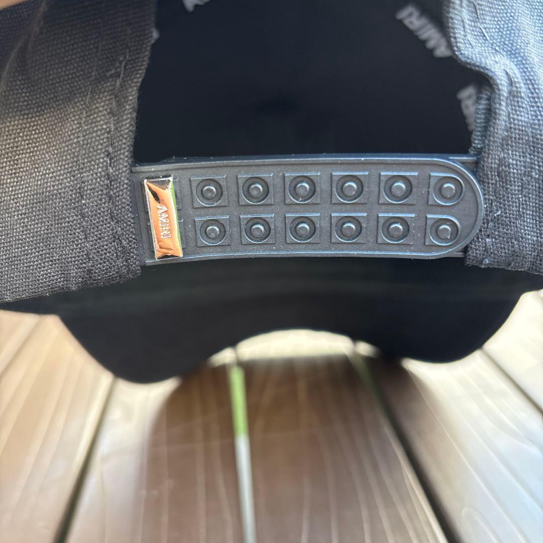 AMIRI ブラックキャップ ストーン付き