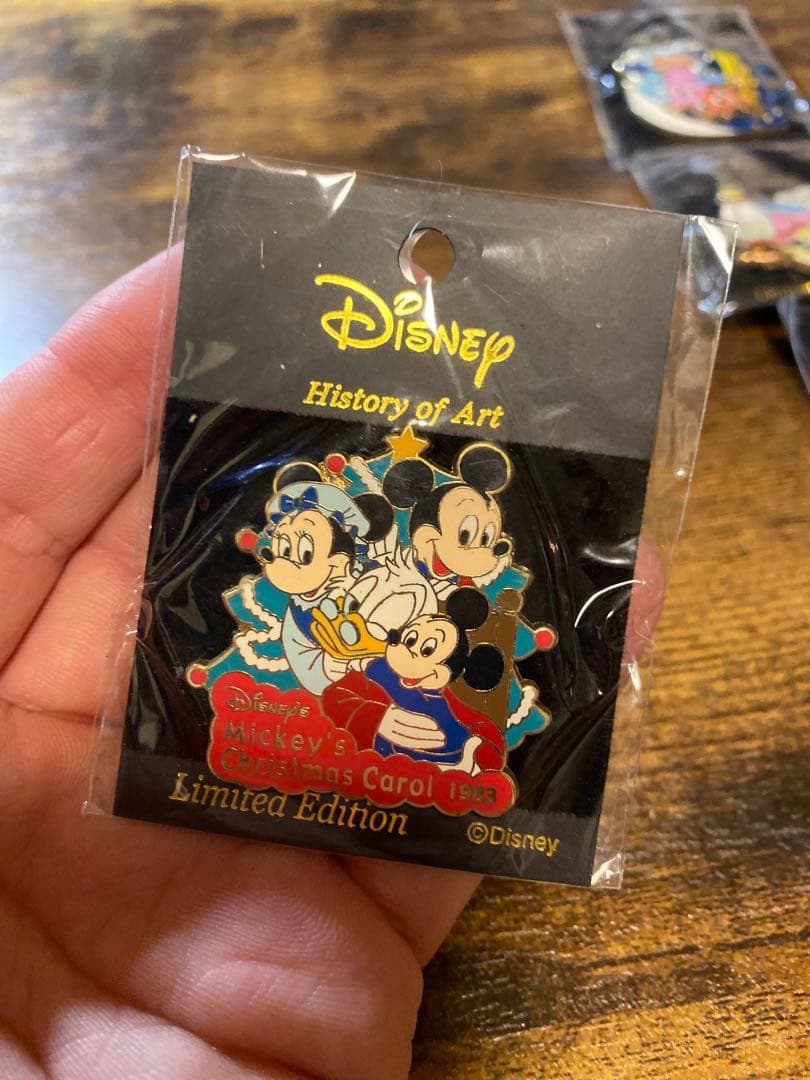 【レア】Disneyピンバッチ　コレクター向け　新品・台紙付き　16個セット♪