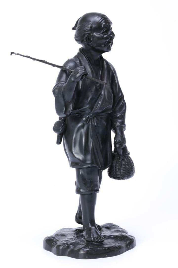 金属製 農夫像 魚籠 竹竿 裸足の老人 人物像 置物 ブロンズ調 彫像 骨董品
