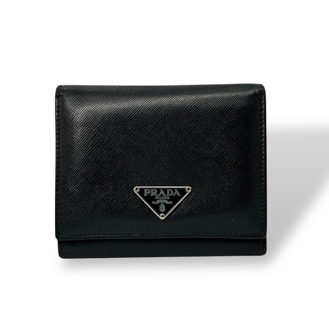 もち様　プラダ　三つ折り財布　コンパクトウォレット　三角ロゴ　サフィアーノレザー