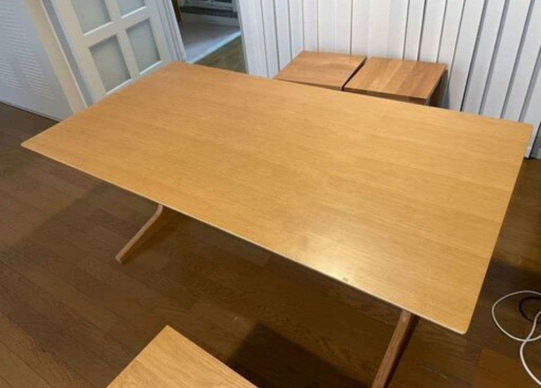 【無印良品】リビングでもダイニングでもつかえるテーブル 3 オーク材