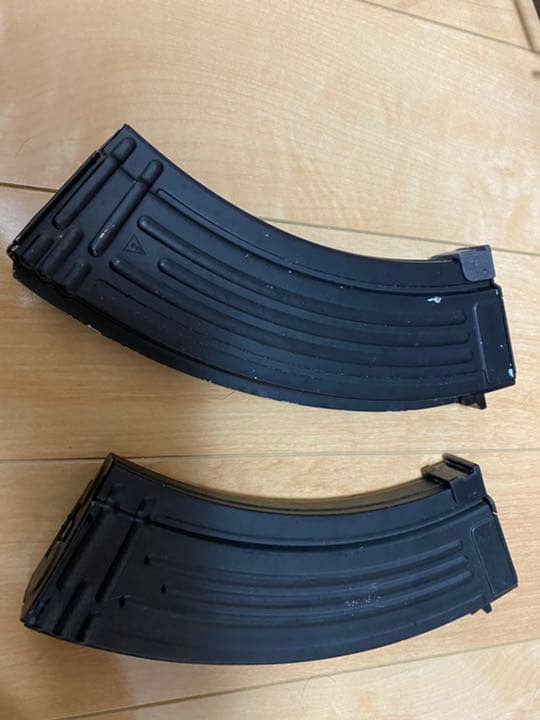 中古　東京マルイ製　AK47  マガジン、バッグ、バッテリー付き