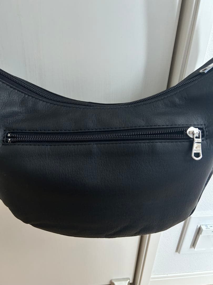 美品　russet ソフトレザーラウンドショルダーバッグ　ブラック