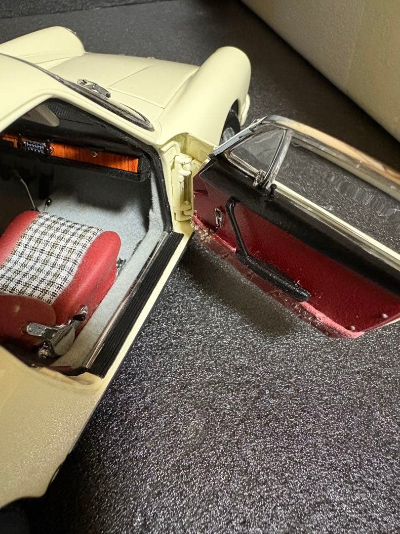 CMC 1/18 ポルシェ 901(911) 1964 アイボリー