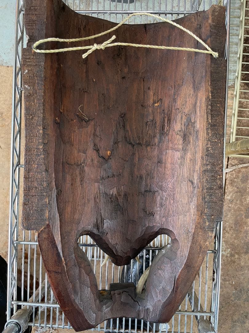 木製彫刻マスク 波状デザイン　一枚物