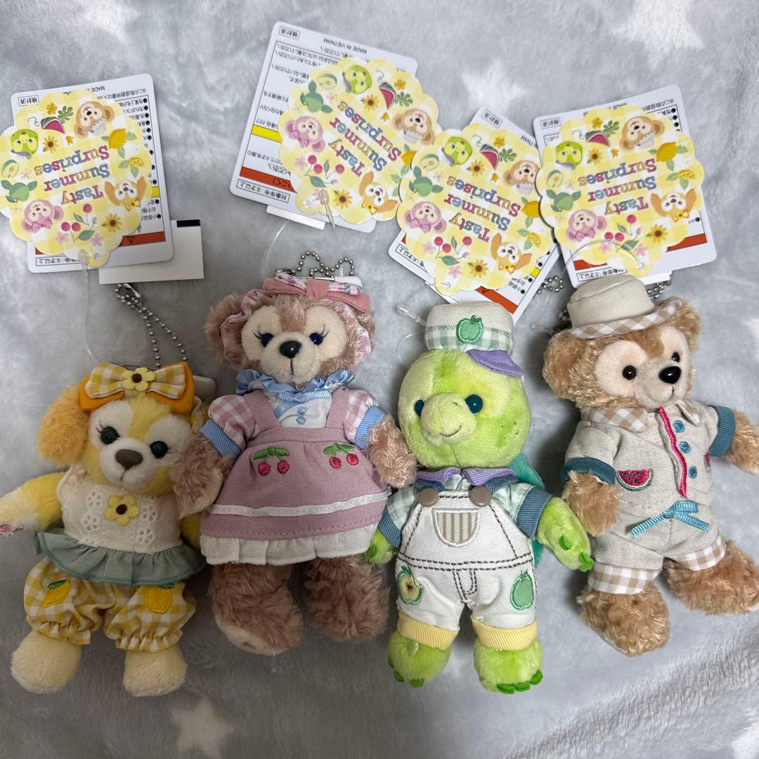 ダッフィーフレンズ　テイスティサマー　ぬいぐるみバッジ