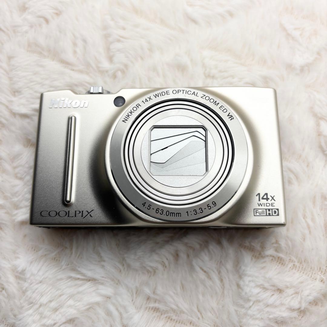美品 Nikon COOLPIX S8200 シルバー 動作未確認