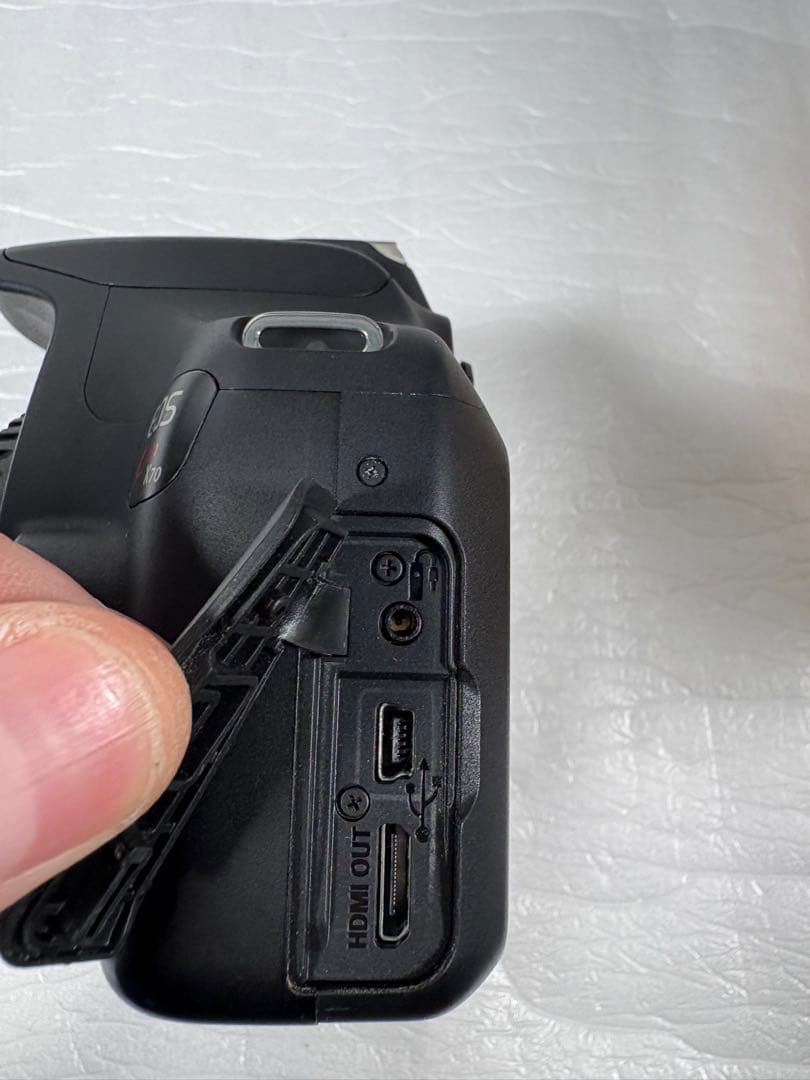 Canon EOS Kiss X70 デジタル一眼レフカメラ