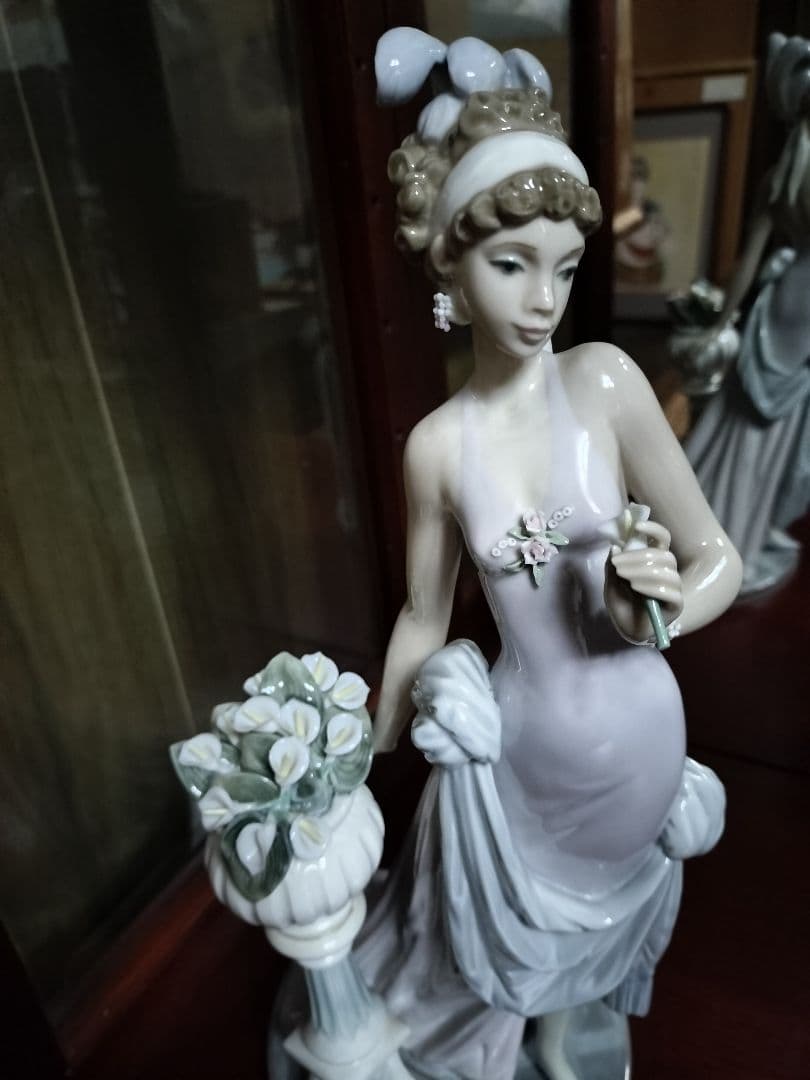 【専用です！】【欠けあり】リヤドロ　大型　 陶器人形　貴婦人　No.5377