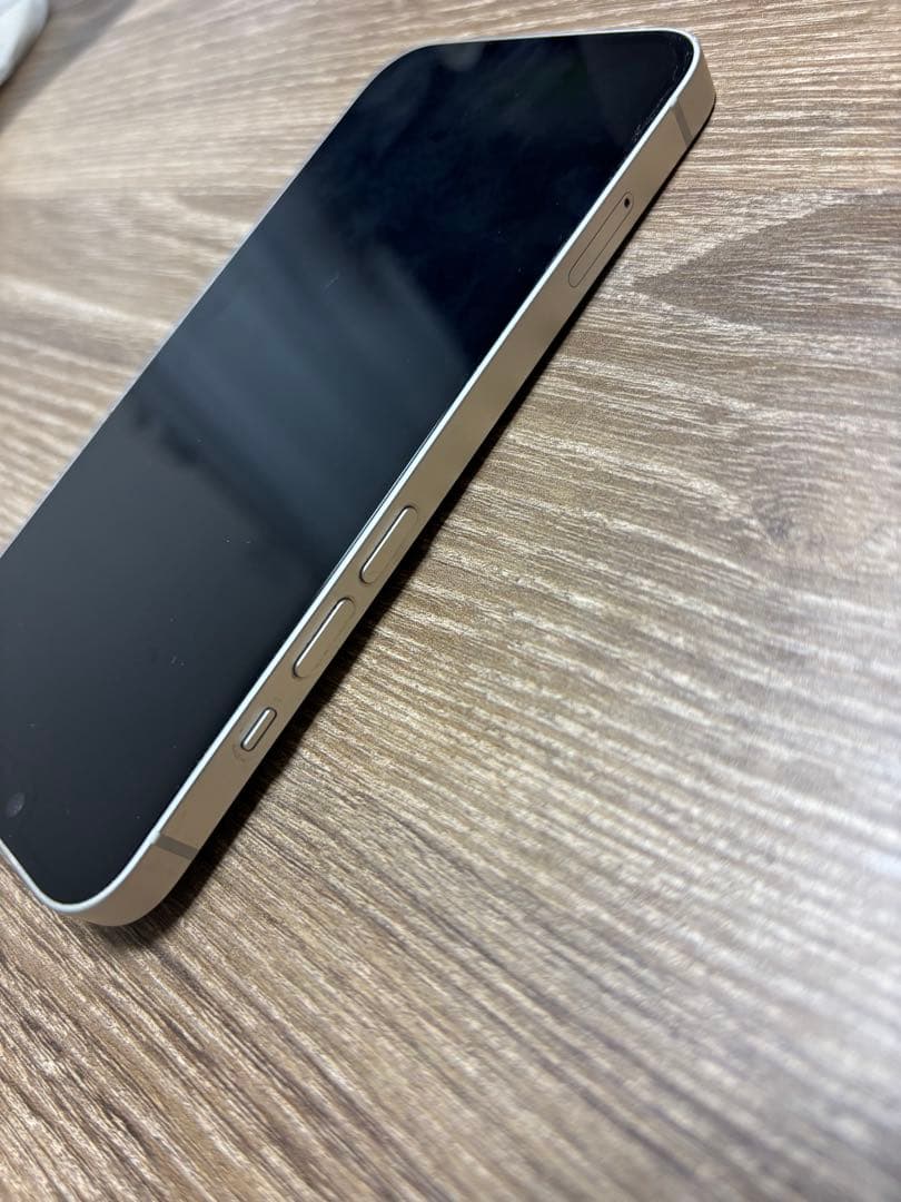 Apple iPhone14 本体　ホワイト　スターライト