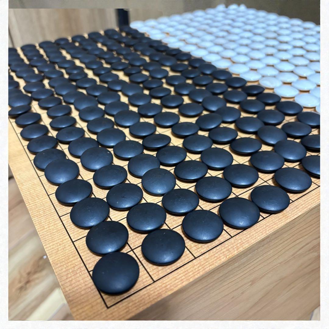 【重厚6寸】天然木 囲碁板 セット 脚付碁盤 蛤碁石 那智黒石 ヘソ付 良木目