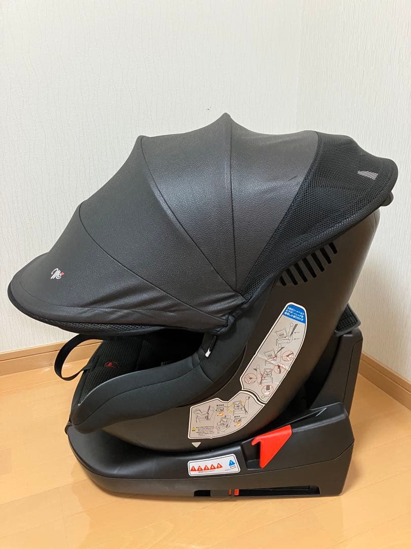 西松屋　ターンレジェFIX(回転式)チャイルドシート