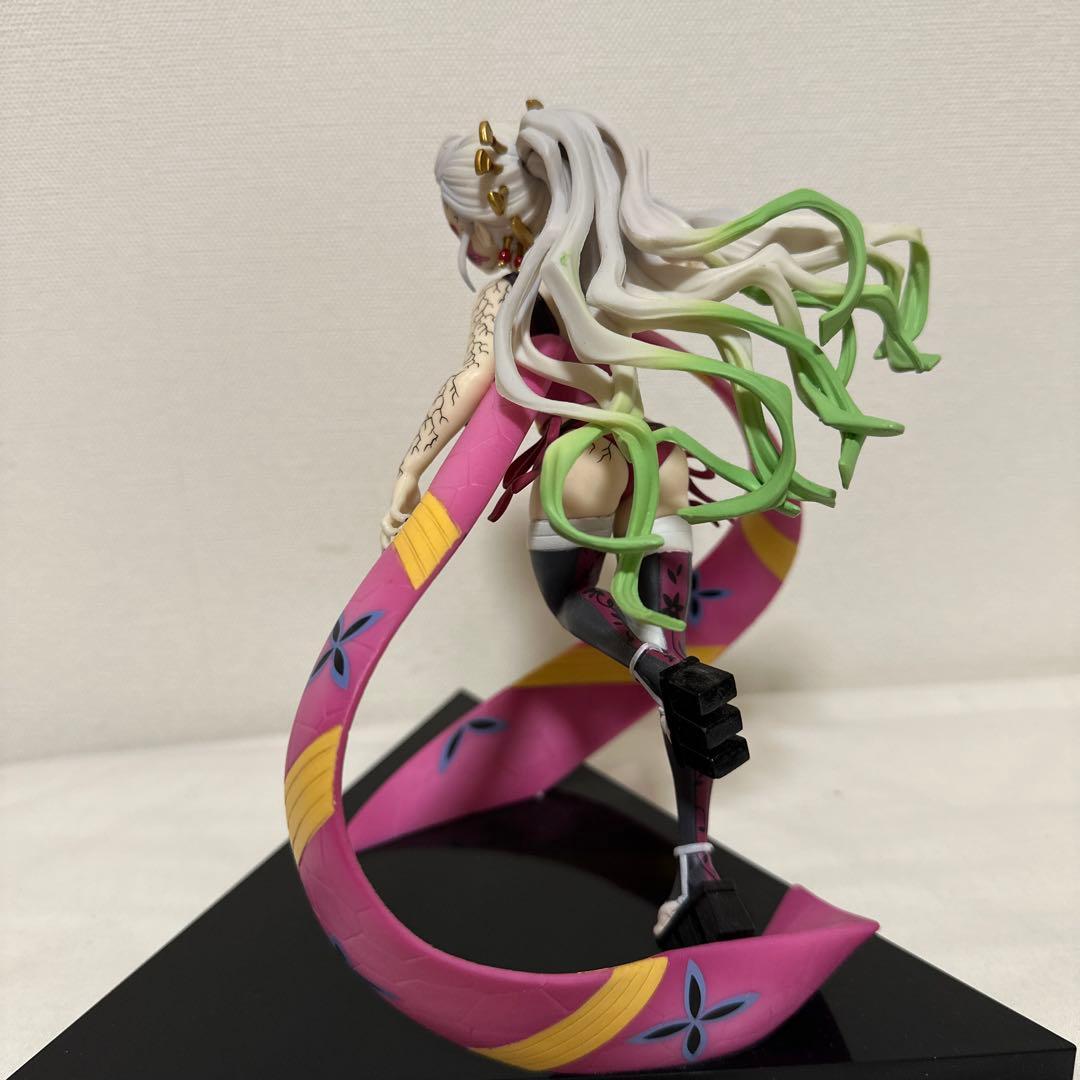 鬼滅の刃　堕姫(完全体) フィギュア