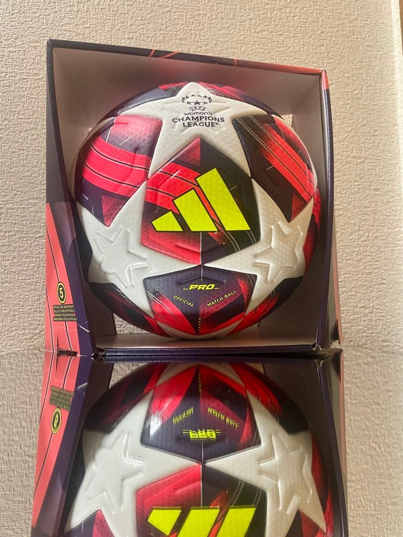 アディダス【日本国内未販売品　超激レア＆希少＆色違い フィナーレ　ボール プロ】