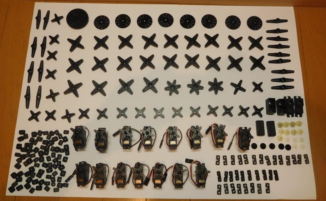 フタバ　 S3101 マイクロサーボ15個とその他まとめ売り