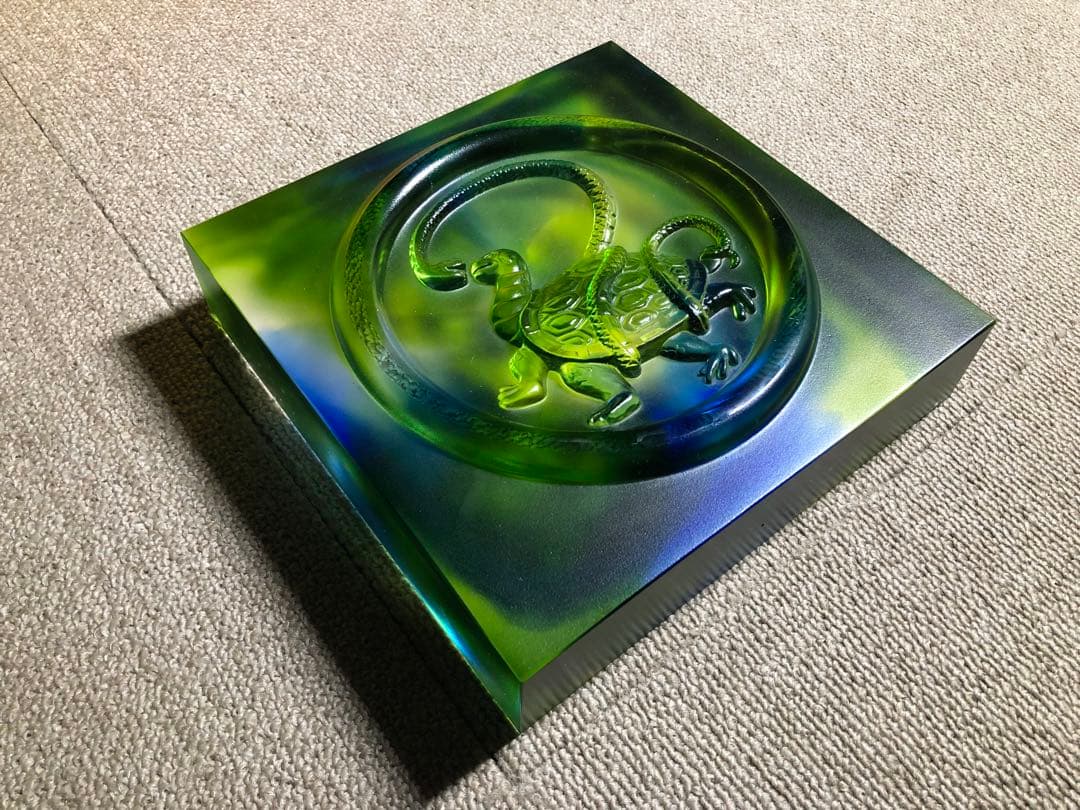 瑠璃置物。玄武文。美品。2005年作品。琉璃工坊。美術品。自家藏出。