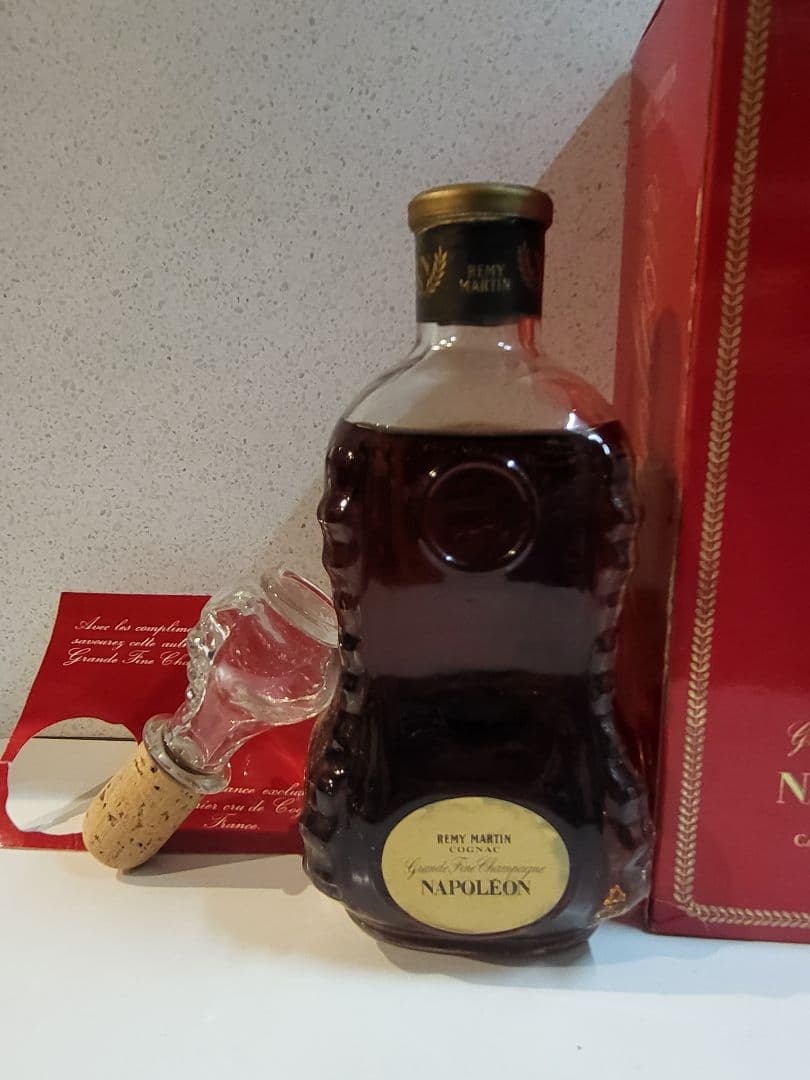 ウイスキー REMY MARTIN NAPOLEON COGNAC 750ml