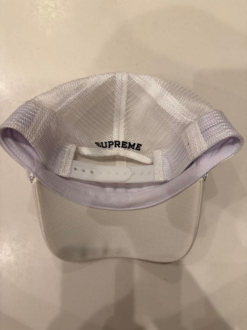 SUPREME 刺繍ホワイトキャップ