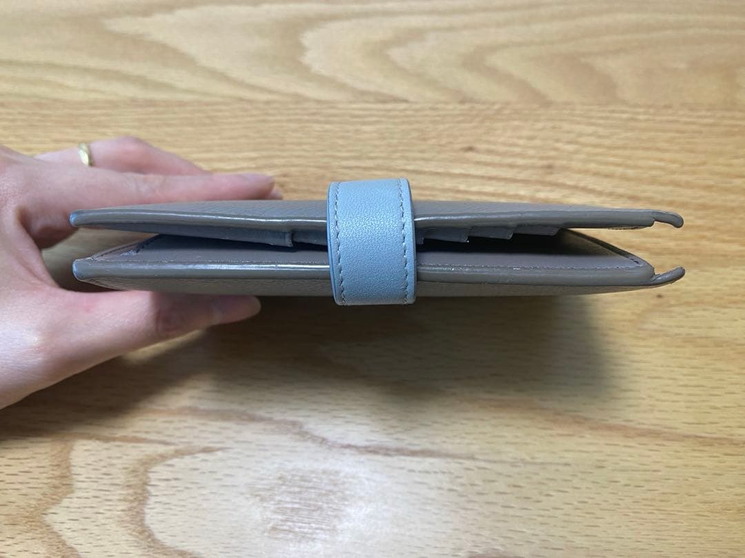 【美品】CELINE ミディアムストラップウォレット　二つ折り財布 グレー