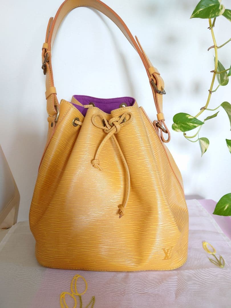 ルイヴィトンLouis Vuitton プチノエ　イエロー