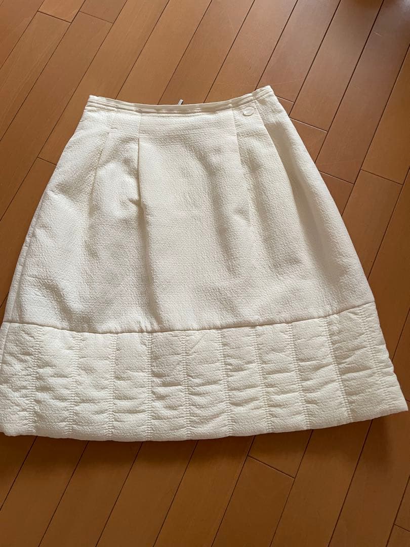 お値下げしました！FOXEY ホワイト 膝丈スカート