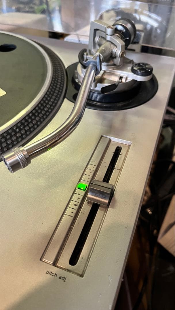 Technics SL-1200 MK2 ターンテーブル通電あり
