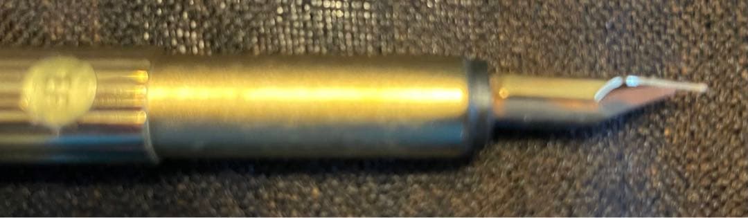 【美品未使用】 箱付き モンブラン ペン先14金万年筆 ノブレスゴールド