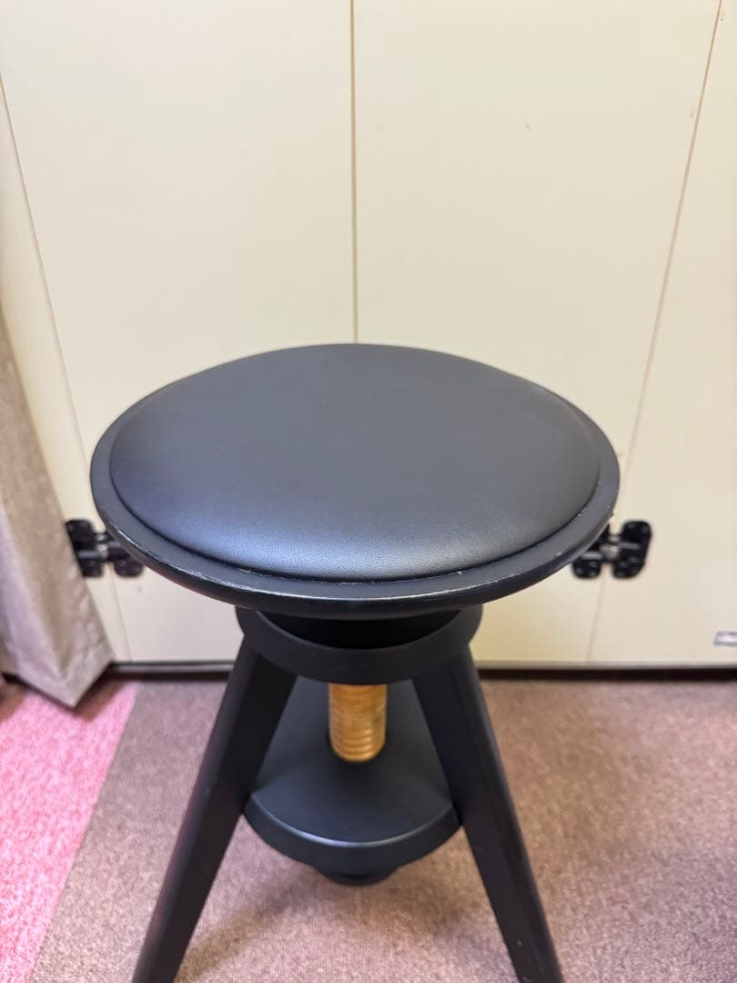 広松木工 スピンスツール 黒い円形クッション