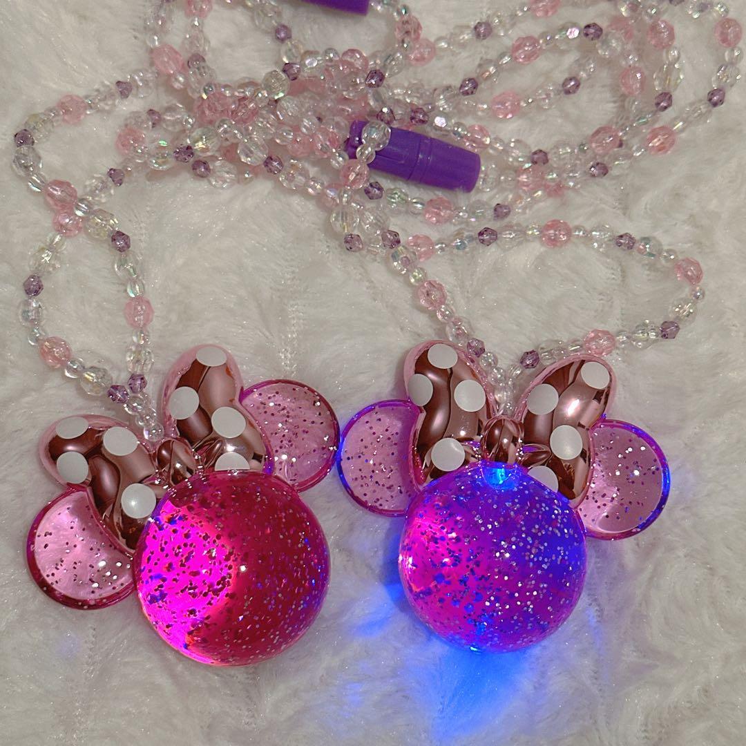 ディズニー　ミニー　光るネックレス　ペンダント　パルパルーザ