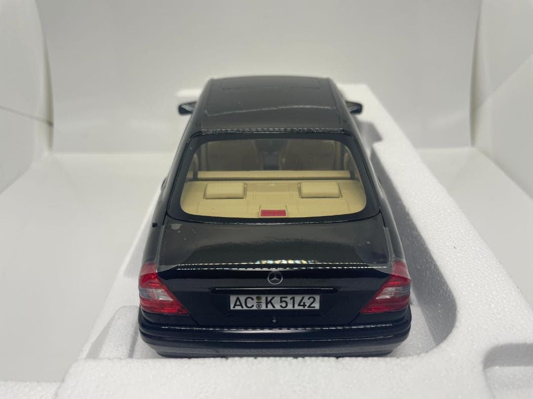 304-042 ノレブ 1/18 メルセデスベンツ C-Class 1997