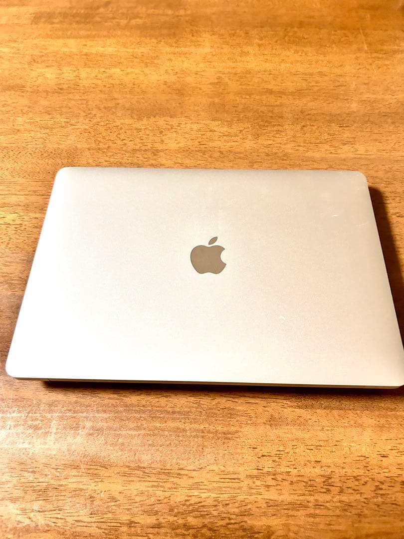 Apple MacBook Air (M1, 2020) 本体