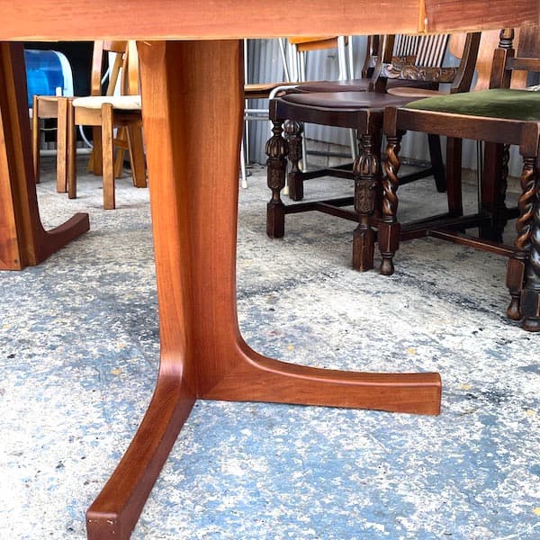 北欧ビンテージ　デンマーク　伸縮ダイニングテーブルテーブル　円形