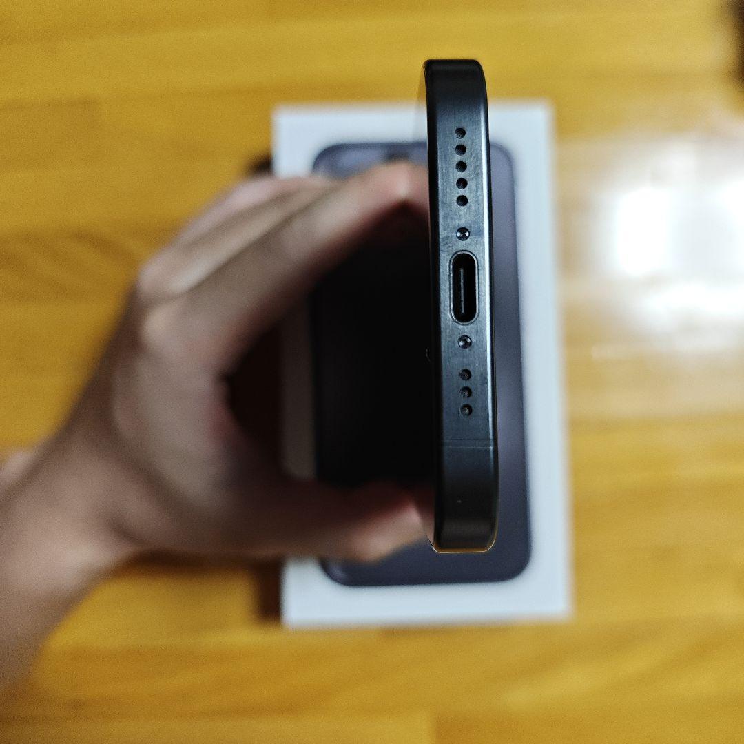 Apple iPhone 15 Pro 128GB ブラックチタン おまけ付き
