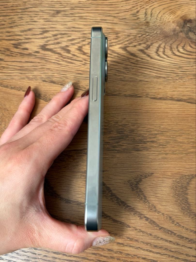 iPhone 15 Pro ナチュラルチタニウム128GB simフリー 美品