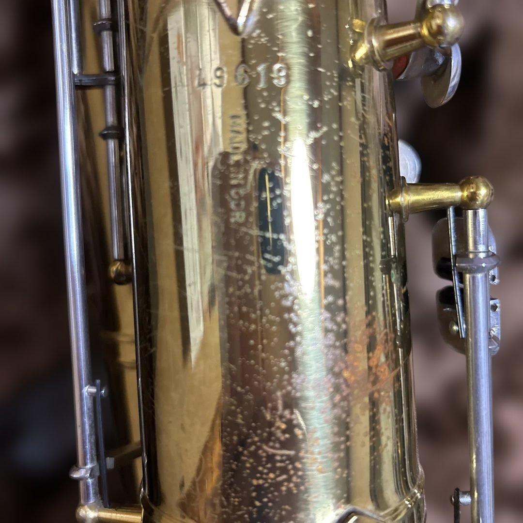 ベルグラーセンのテナー・サックスとケース