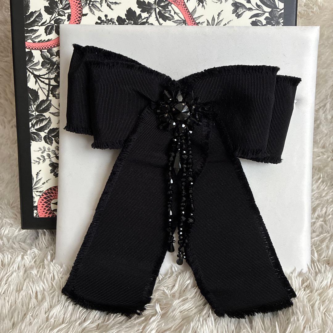 GUCCI グログラン リボンブローチ Beeロゴ ブラック 箱付き