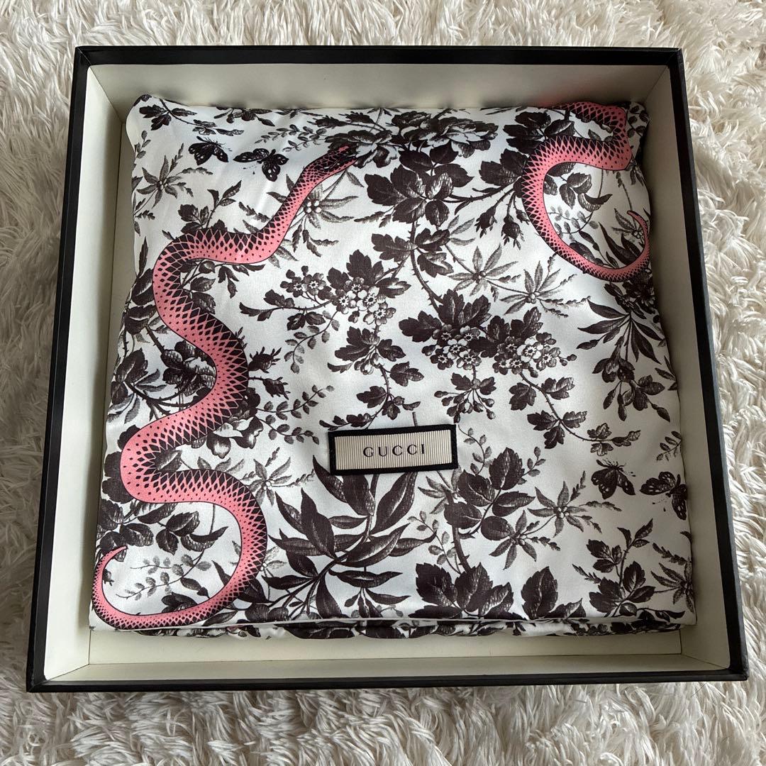 GUCCI グログラン リボンブローチ Beeロゴ ブラック 箱付き