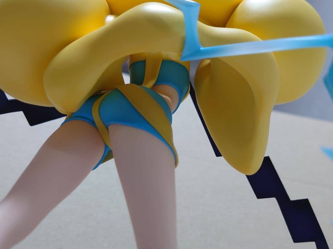 カミツレ & エモンガ KOTOBUKIYA フィギュア　ポケモンセンター限定