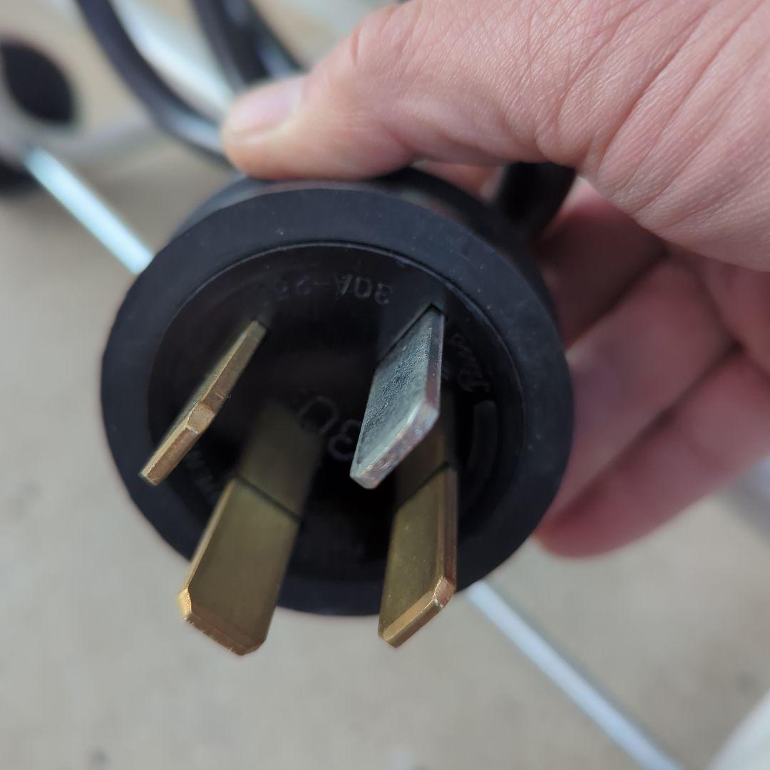 ナカトミ 電気ファンヒーター TEH-100 10000W 2022年製