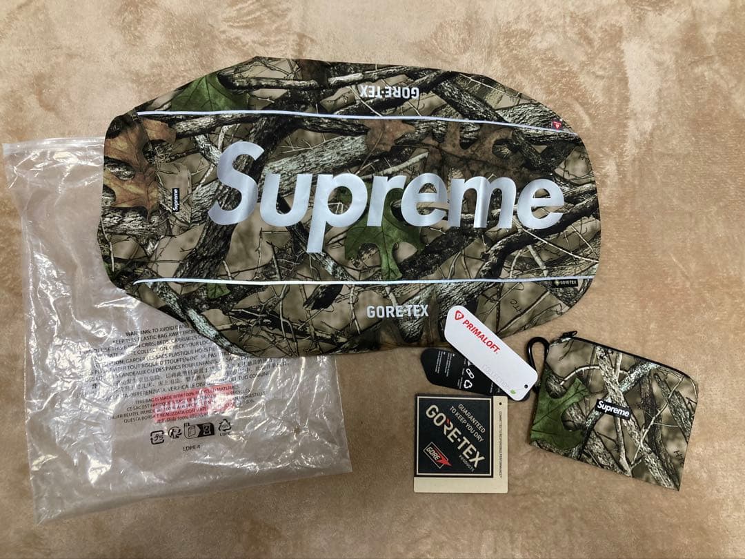 Supreme GORE-TEX 犬用ジャケット Medium