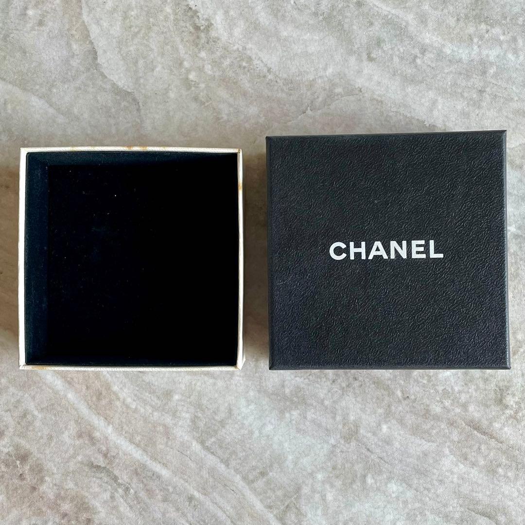 CHANEL トリプルココマーク　ブローチ タグ付き